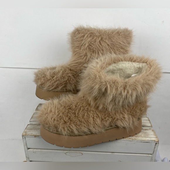 A New Day Women's Terra Faux Fur Boots with Memory Foam Insole size 8 - Picture 3 of 10